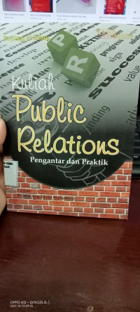 Kuliah public relations pengantar dan praktik